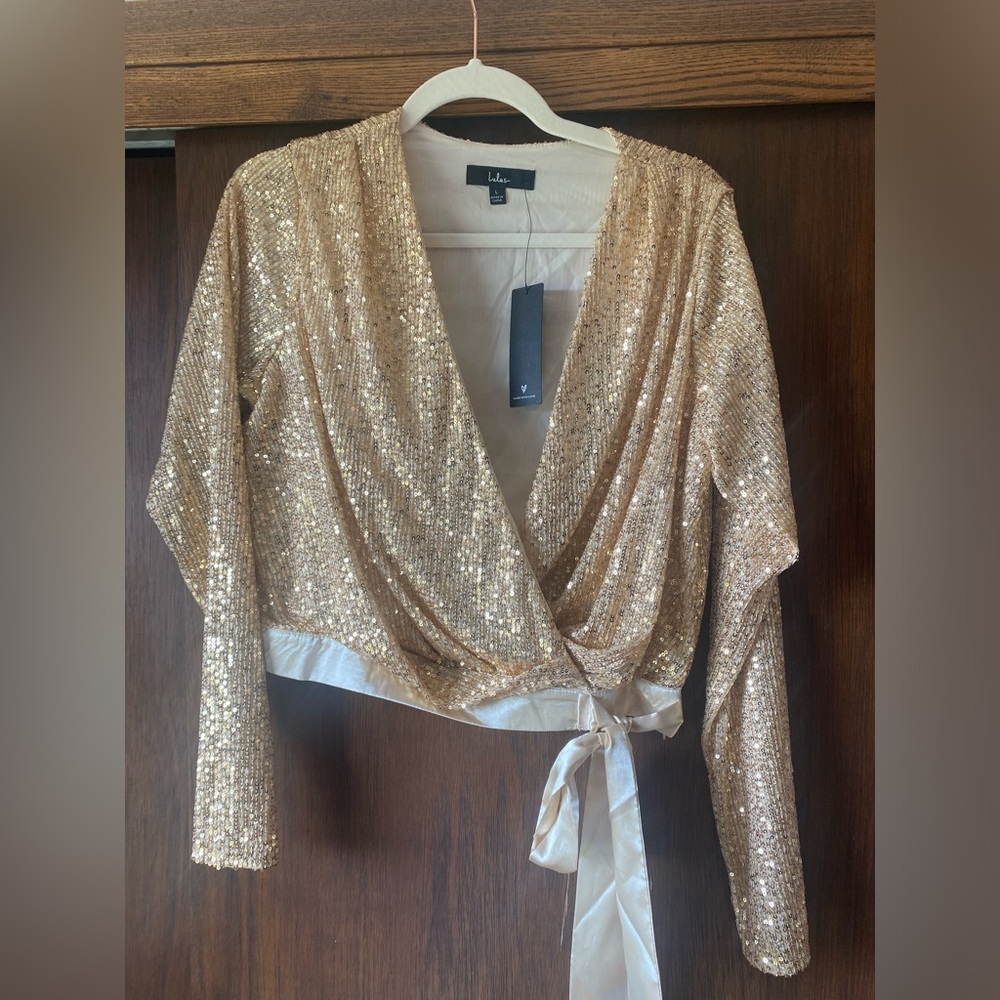 NWT Lulus She's Got It All Gold‎ Sequin Faux-Wrap Long Sleeve Crop Top - Picture 5 of 6
